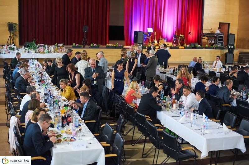 Bál az egyetemen - fotó Szarka Lajos