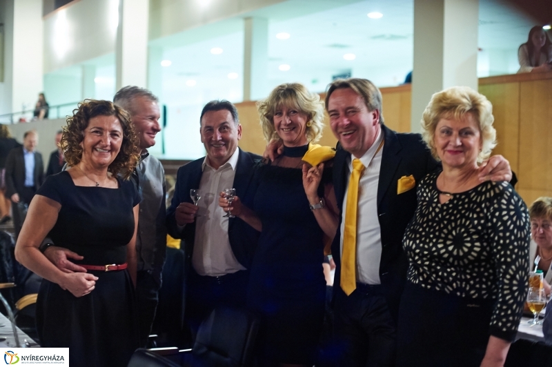 Bál az egyetemen - fotó Szarka Lajos