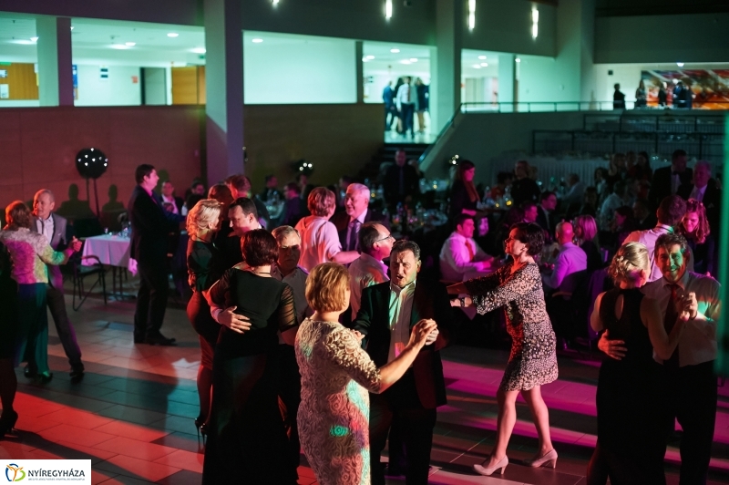 Bál az egyetemen - fotó Szarka Lajos