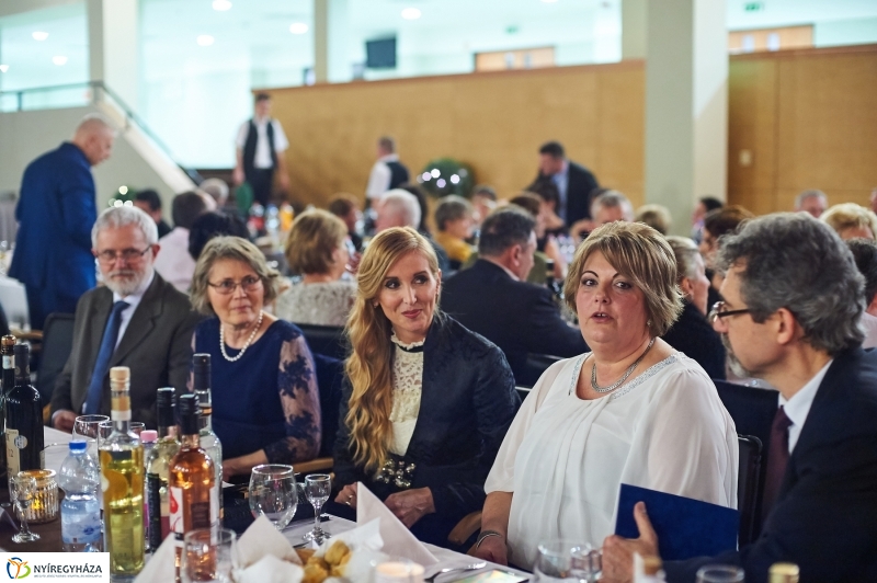 Bál az egyetemen - fotó Szarka Lajos