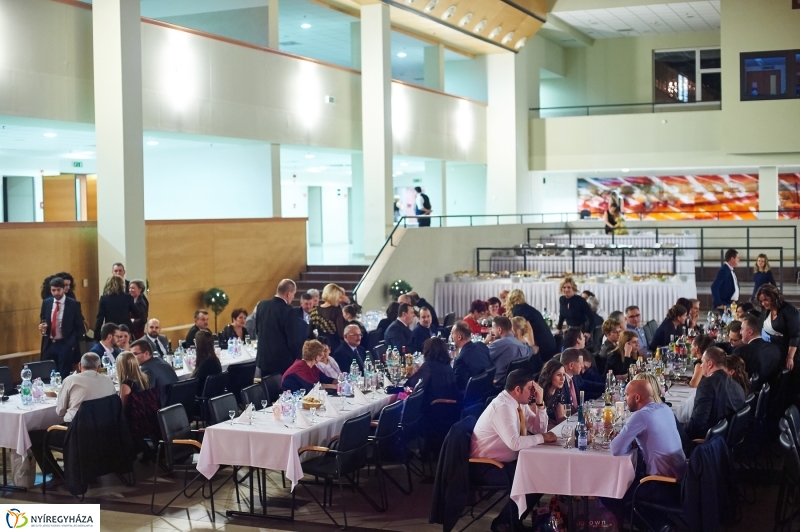 Bál az egyetemen - fotó Szarka Lajos