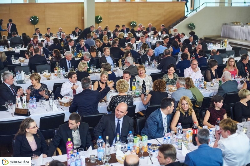 Bál az egyetemen - fotó Szarka Lajos