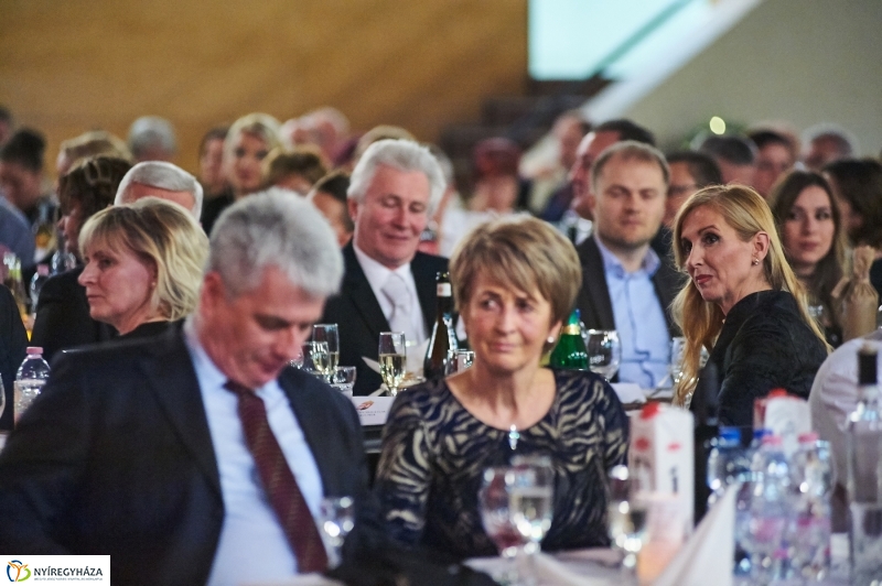 Bál az egyetemen - fotó Szarka Lajos