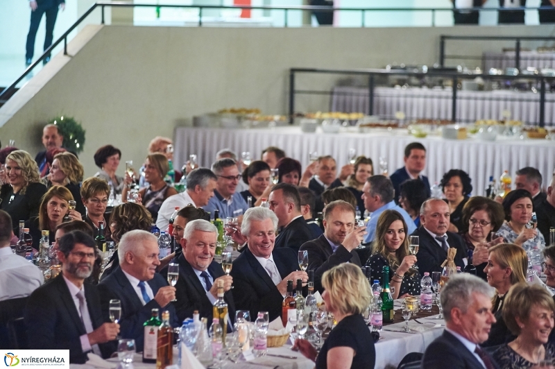 Bál az egyetemen - fotó Szarka Lajos