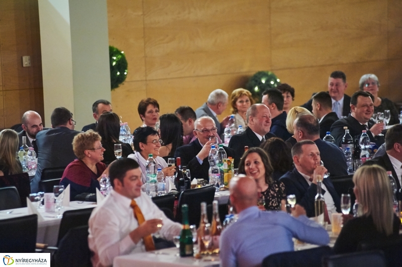 Bál az egyetemen - fotó Szarka Lajos