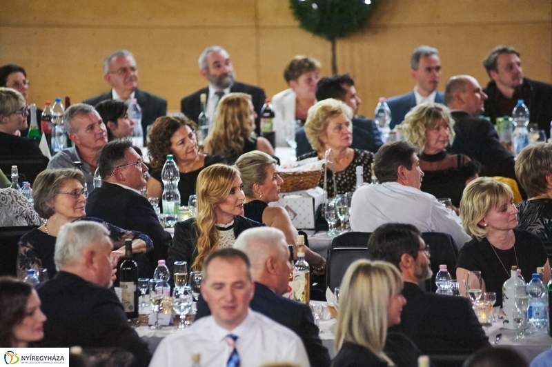 Bál az egyetemen - fotó Szarka Lajos