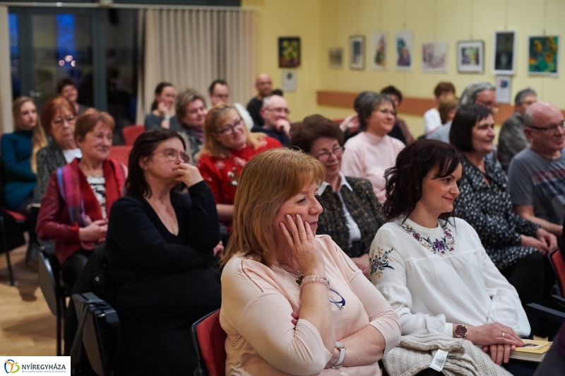 Költők egymás közt - fotó Szarka Lajos