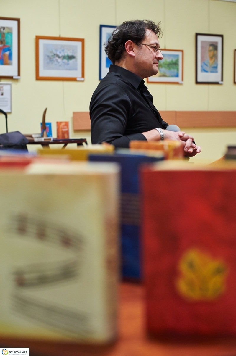 Költők egymás közt - fotó Szarka Lajos