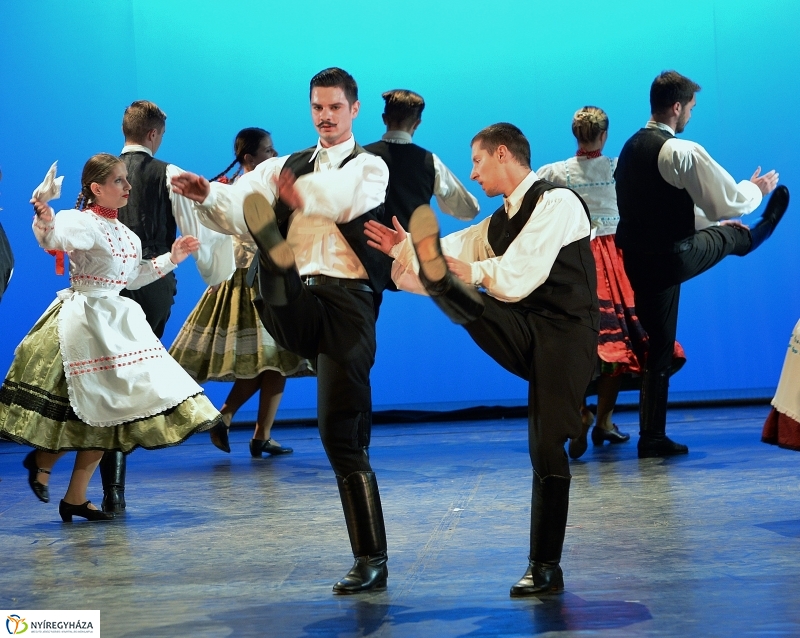 Táncfarsang 2 - fotó Trifonov Éva