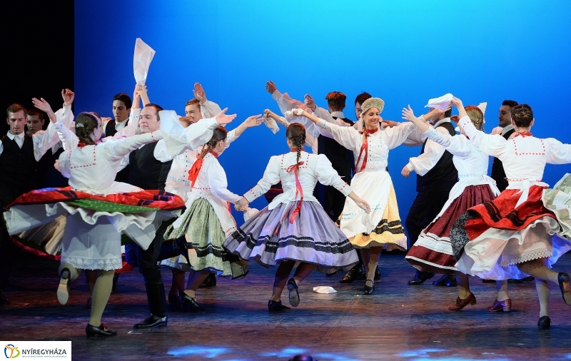 Táncfarsang 2 - fotó Trifonov Éva