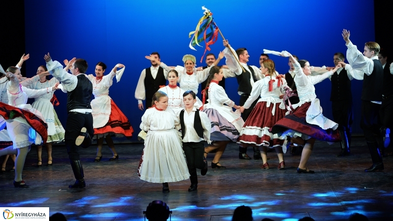 Táncfarsang 2 - fotó Trifonov Éva