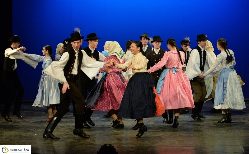 Táncfarsang 2 - fotó Trifonov Éva