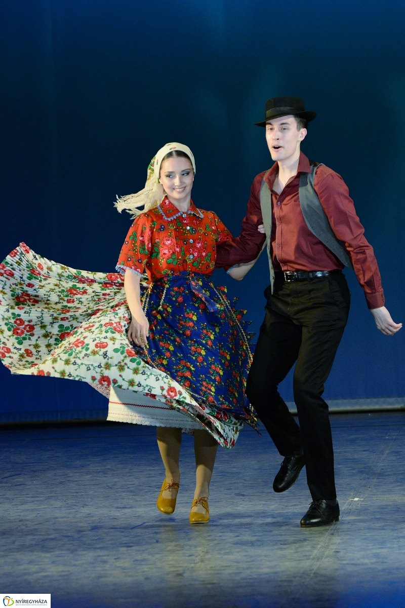 Táncfarsang 2 - fotó Trifonov Éva