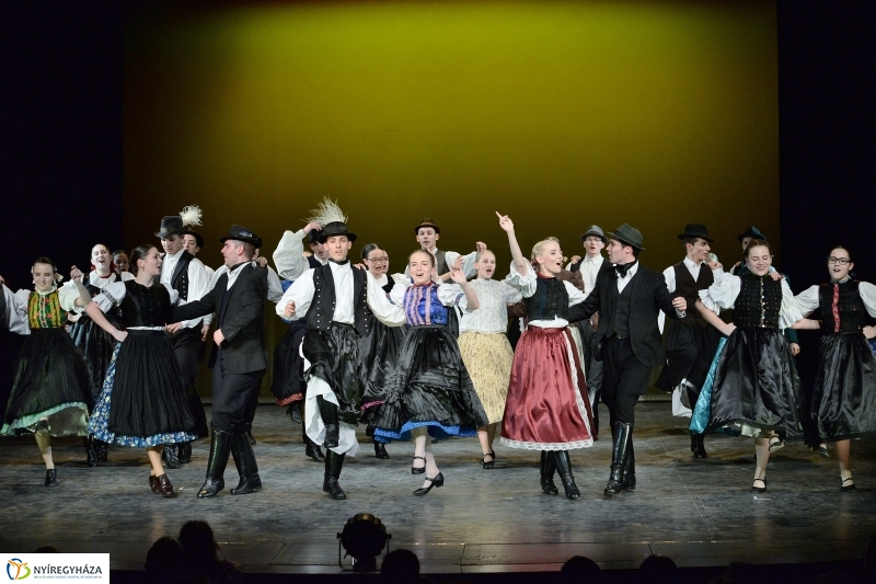 Táncfarsang 2 - fotó Trifonov Éva