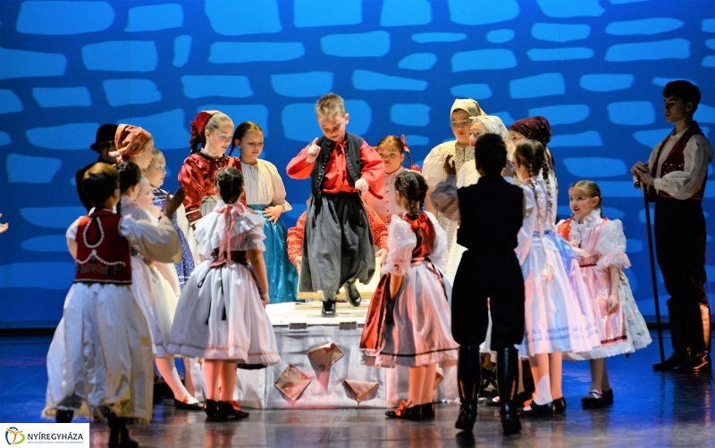 Táncfarsang 1 - fotó Trifonov Éva