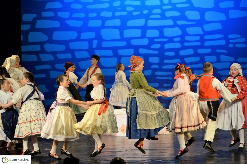 Táncfarsang 1 - fotó Trifonov Éva