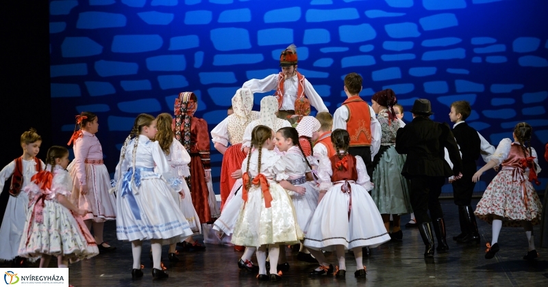 Táncfarsang 1 - fotó Trifonov Éva