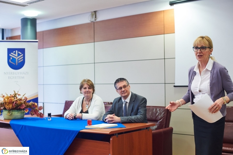 Együttműködési megállapodás az egyetemen - fotó Szarka Lajos