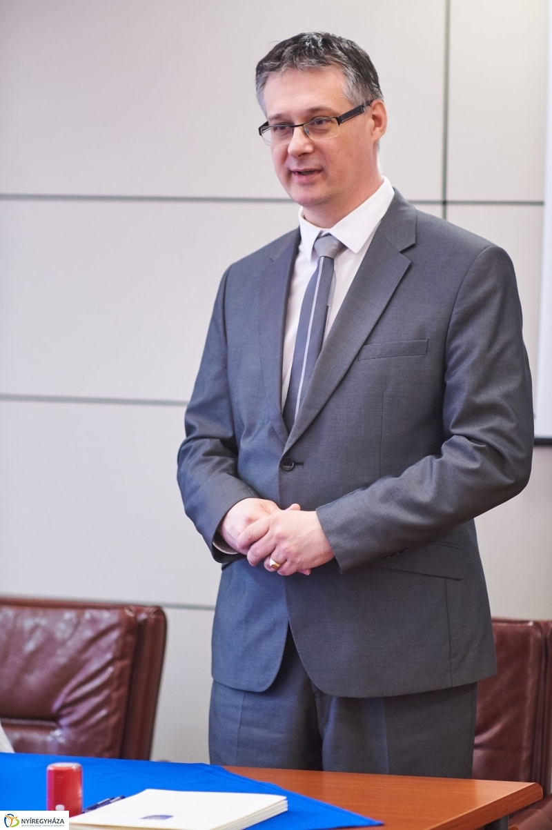 Együttműködési megállapodás az egyetemen - fotó Szarka Lajos