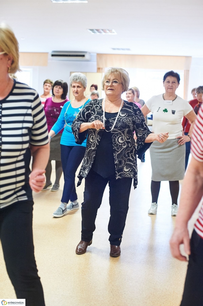 Mozdulj Nyíregyháza Senior táncház - fotó Szarka Lajos