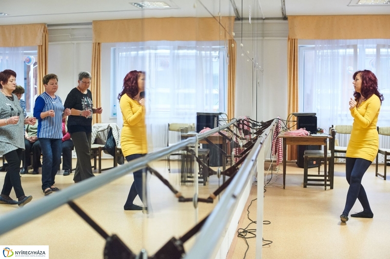 Mozdulj Nyíregyháza Senior táncház - fotó Szarka Lajos