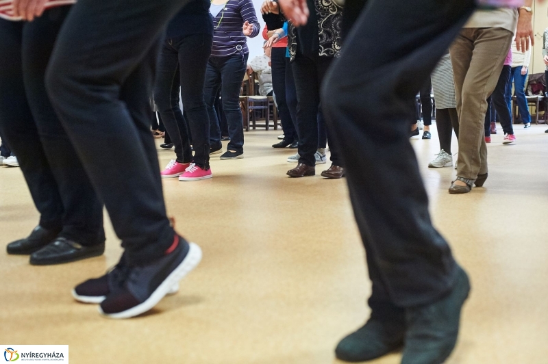 Mozdulj Nyíregyháza Senior táncház - fotó Szarka Lajos