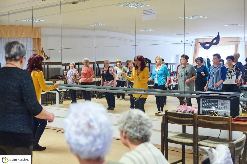 Mozdulj Nyíregyháza Senior táncház - fotó Szarka Lajos