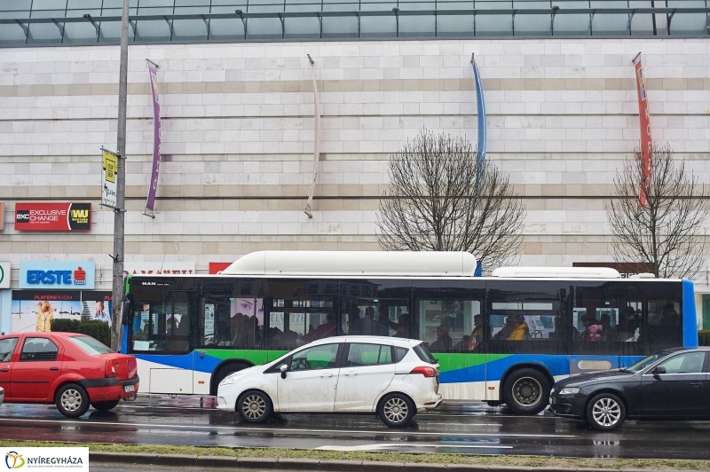 Új buszok szolgálatban - fotó Szarka Lajos