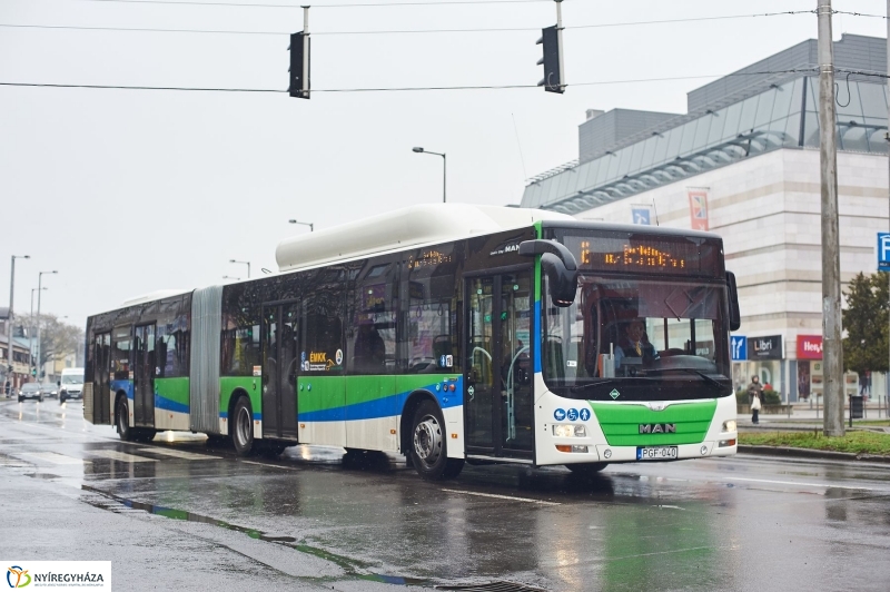 Új buszok szolgálatban - fotó Szarka Lajos