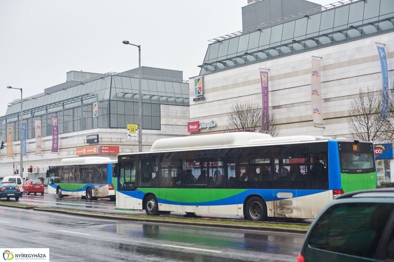 Új buszok szolgálatban - fotó Szarka Lajos