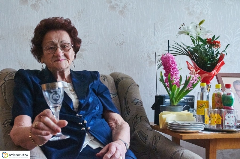Szépkorú köszöntése Bordás Lászlóné - fotó Szarka Lajos