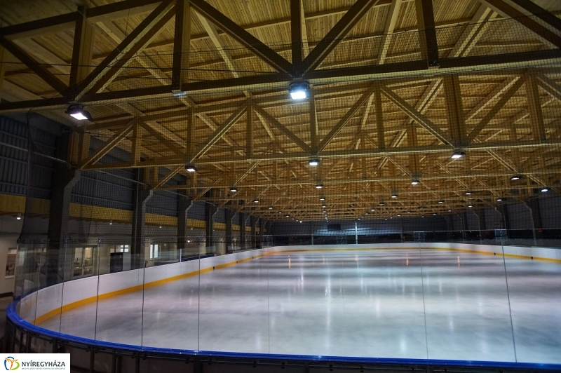 Jégpálya munkálatok - fotó Szarka Lajos