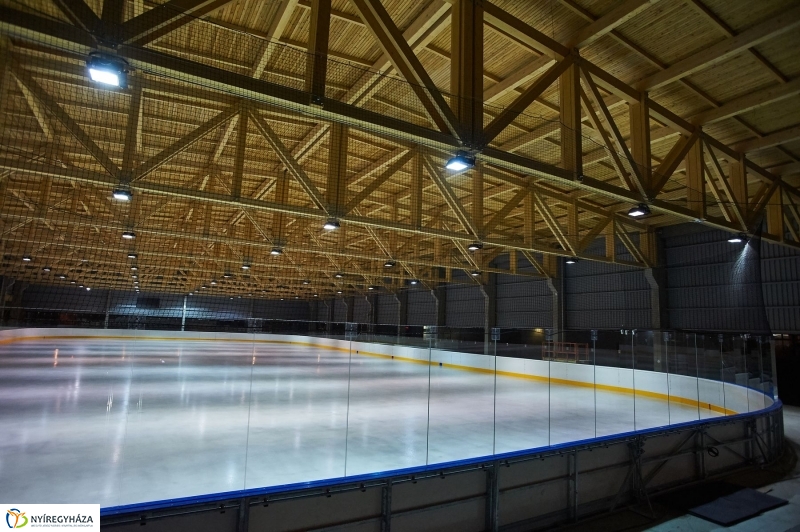 Jégpálya munkálatok - fotó Szarka Lajos