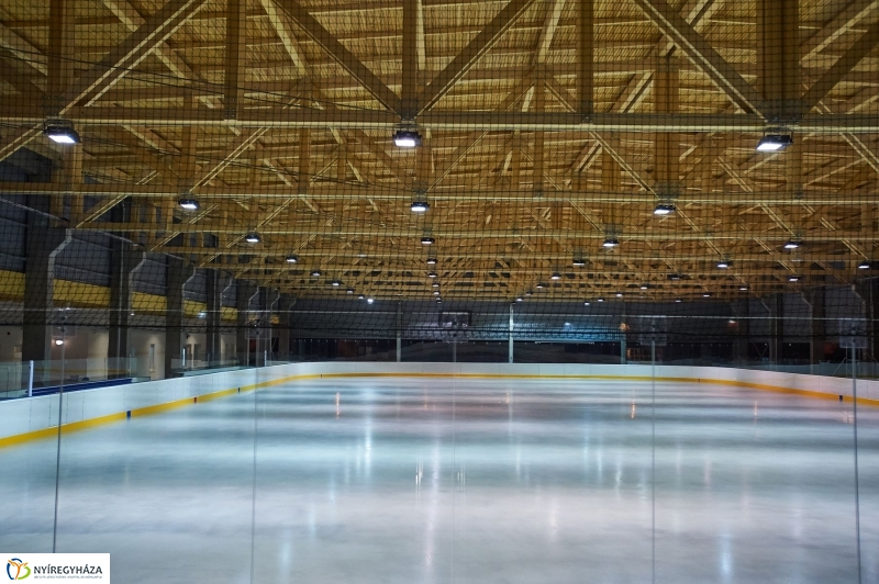 Jégpálya munkálatok - fotó Szarka Lajos