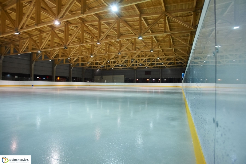 Jégpálya munkálatok - fotó Szarka Lajos