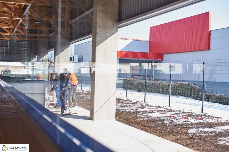 Jégpálya munkálatok - fotó Szarka Lajos