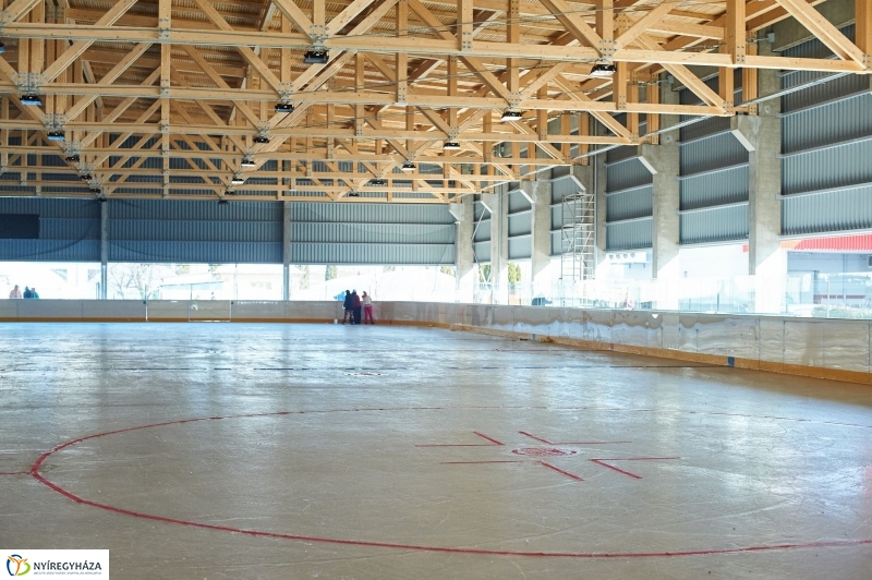 Jégpálya munkálatok - fotó Szarka Lajos