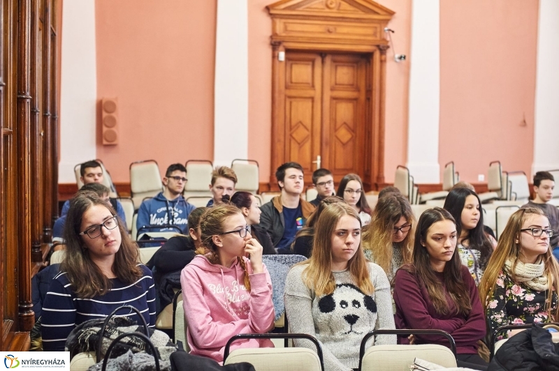 Egészségnap a Kossuth gimiben - fotó Szarka Lajos