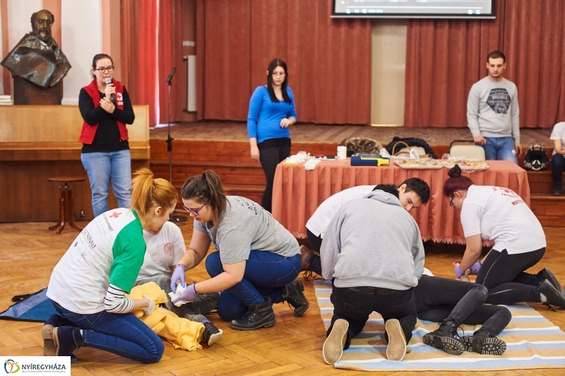 Egészségnap a Kossuth gimiben - fotó Szarka Lajos