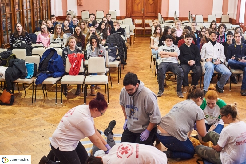 Egészségnap a Kossuth gimiben - fotó Szarka Lajos