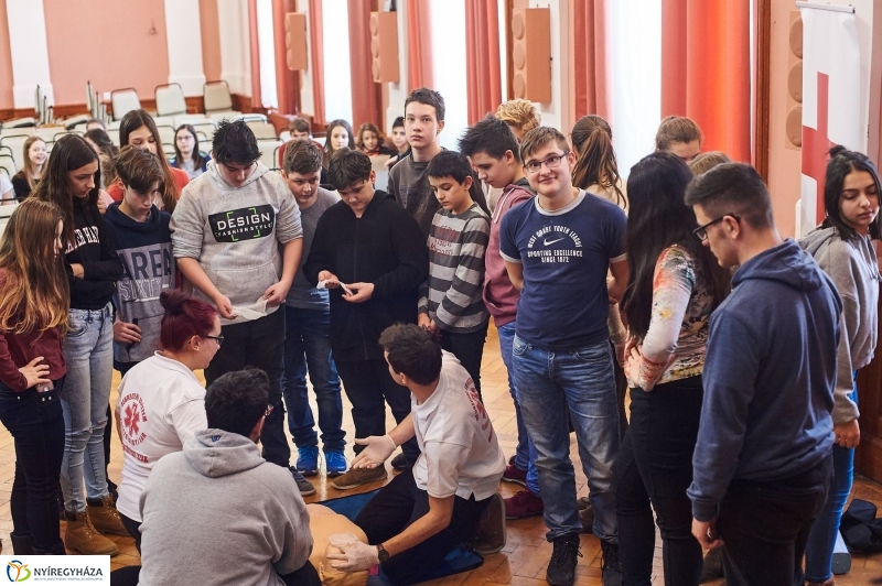 Egészségnap a Kossuth gimiben - fotó Szarka Lajos