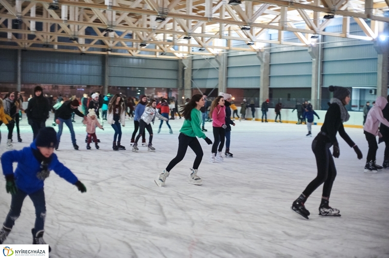 Jégdiszkó Nyíregyházán - fotó Szarka Lajos
