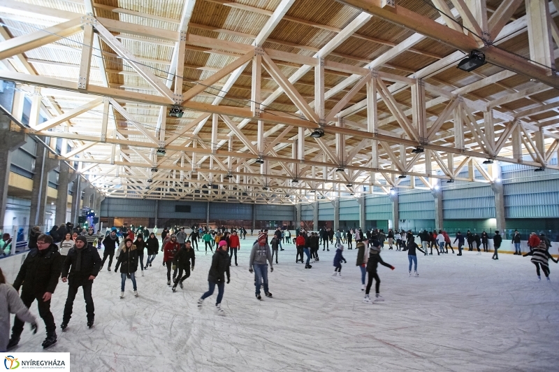 Jégdiszkó Nyíregyházán - fotó Szarka Lajos