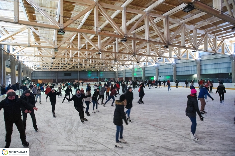 Jégdiszkó Nyíregyházán - fotó Szarka Lajos