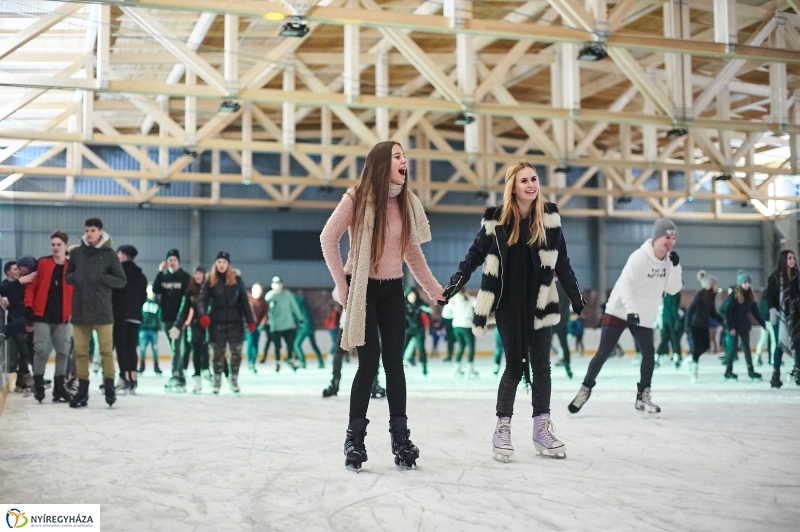Jégdiszkó Nyíregyházán - fotó Szarka Lajos