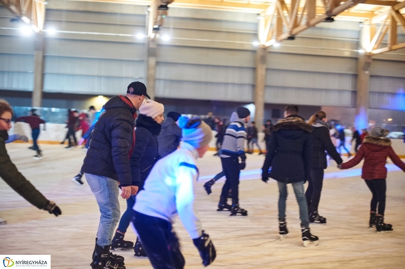 Jégdiszkó Nyíregyházán - fotó Szarka Lajos