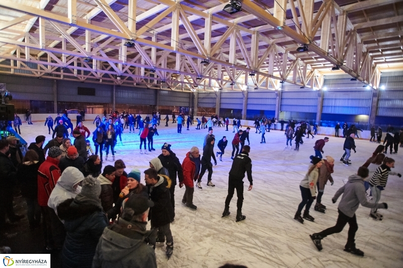 Jégdiszkó Nyíregyházán - fotó Szarka Lajos