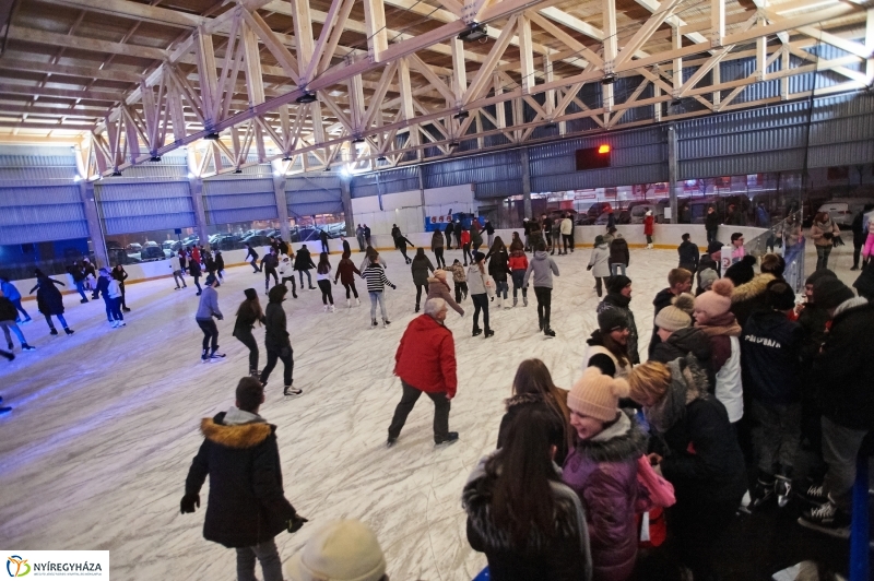 Jégdiszkó Nyíregyházán - fotó Szarka Lajos