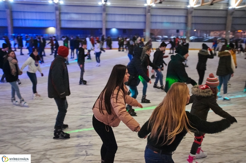 Jégdiszkó Nyíregyházán - fotó Szarka Lajos
