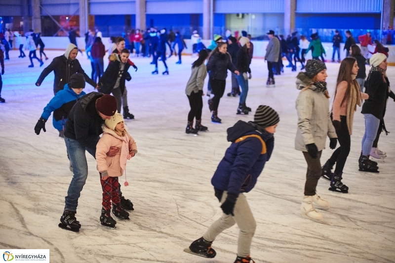 Jégdiszkó Nyíregyházán - fotó Szarka Lajos
